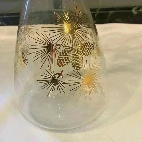 VINTAGE PYREX GLASS COFFEE CARAFE W/  PINECONE DESIGN - Picture 12 of 16